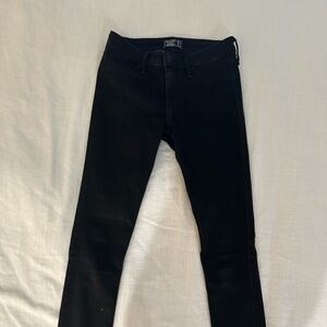Abercrombie & Fitch Black Harper Low Rise Jean Legging (size 2/26)